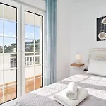 Apartahotel Apto 5 Almoraide 3*